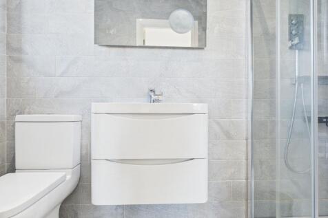 Em-Suite Shower Room