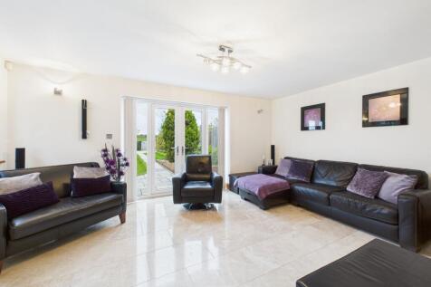 Family Dining/Kitchen