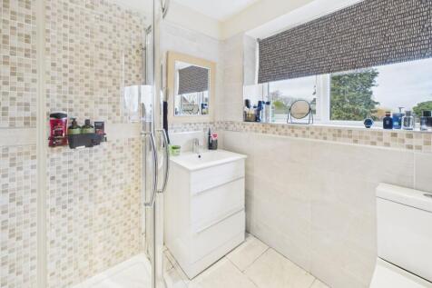 En-Suite to Bedroom Four