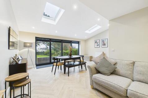 Open-Plan Living/Dining