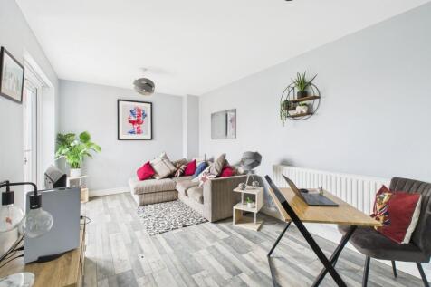 Sitting Room/Bedroom Five (Lower Ground Floor)