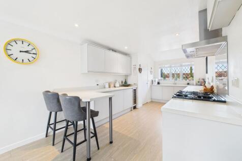 Dining/Kitchen