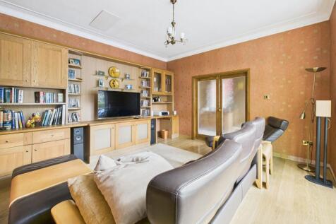 Sitting/Family Room
