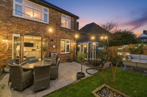 Rear Garden- Early Evening Photo