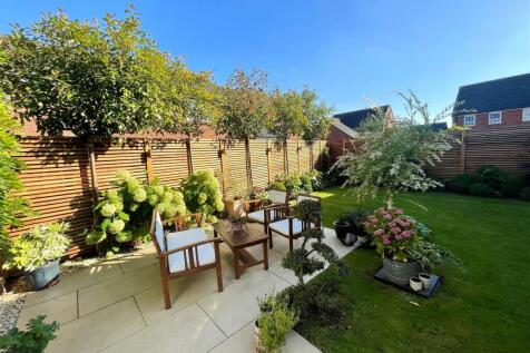 GARDEN 2.jpg