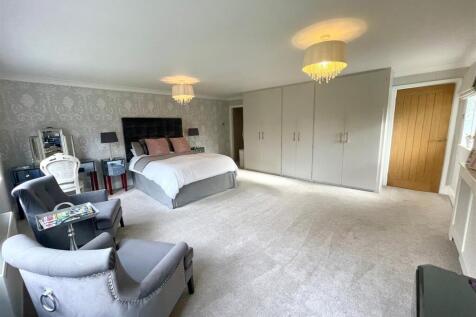 BEDROOM 1.jpg