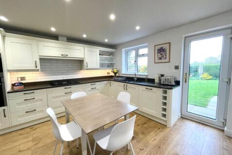 KITCHEN 2.jpg