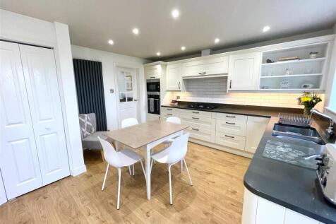 KITCHEN 3.jpg