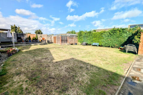 Shared Rear Garden