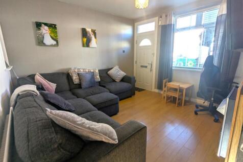 Living Room 2.jpg