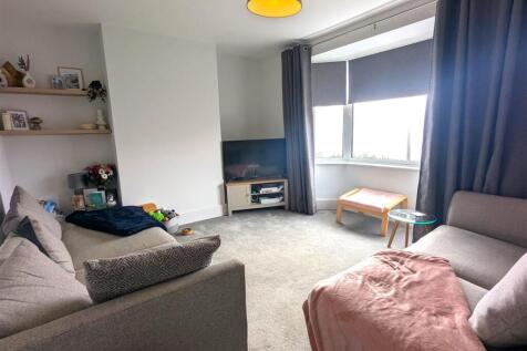 Living Room 12.jpg