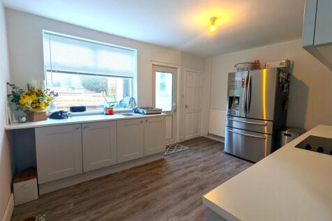 Kitchen 4.jpg