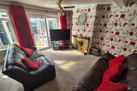 Living/Dining Area