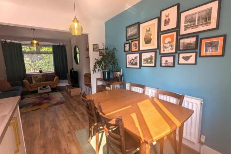 Kitchen &amp; Dining Area