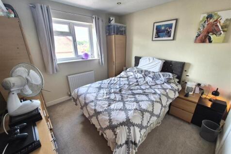 bedroom2.jpg