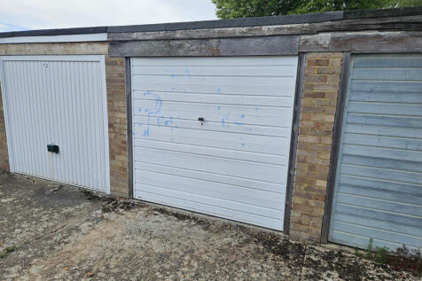 Garage 85 Wallace Close