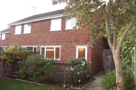 Semi-detached house for rent