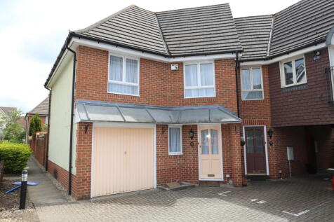 3 bedroom Semi Detached for rent
