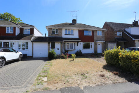3 Bedroom Semi Detached for Rent