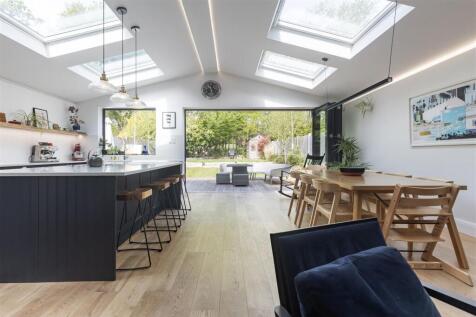 17 Woodland Way (50).jpg