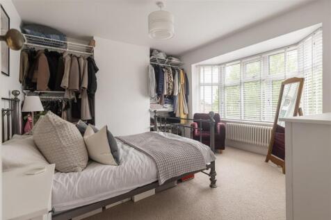17 Woodland Way (41).jpg
