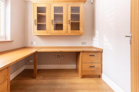 30B Blackacre Road Theydon Bois, Essex, CM16 7LU (
