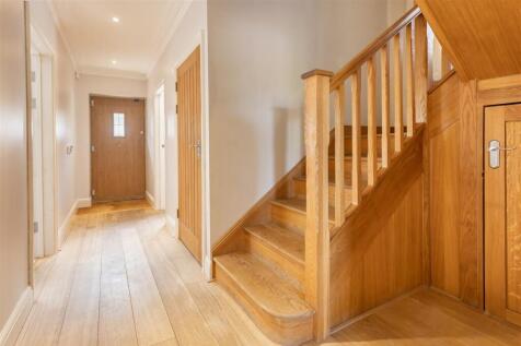 30B Blackacre Road Theydon Bois, Essex, CM16 7LU (