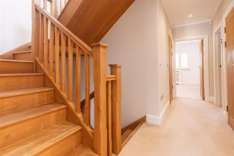 30B Blackacre Road Theydon Bois, Essex, CM16 7LU (