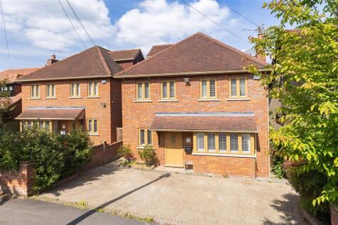 30B Blackacre Road Theydon Bois, Essex, CM16 7LU (