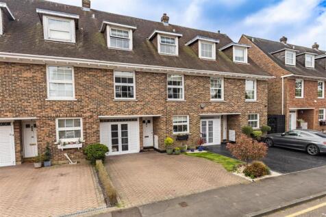 66 Theydon Grove (36).jpg