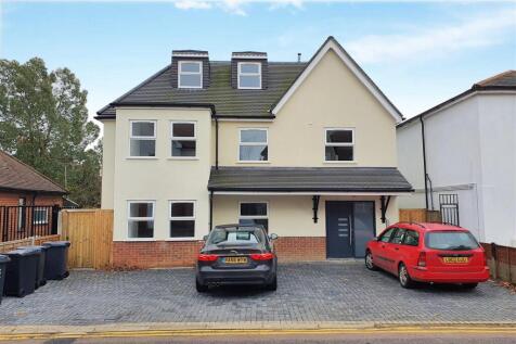 Oaktree Court 1