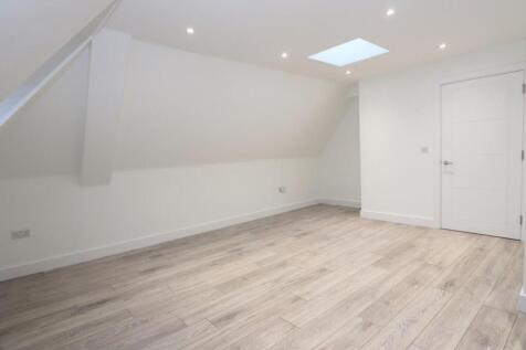 Oaktree Court 8