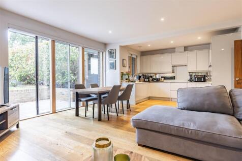 Flat 3  32 Palmerston  (11).jpg