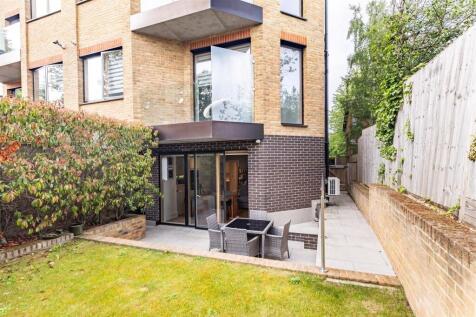 Flat 3  32 Palmerston  (17).jpg