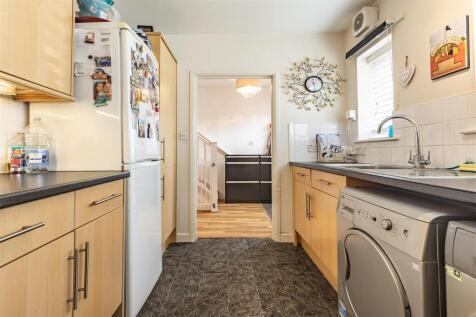 12 Barkers Way   (12).jpg