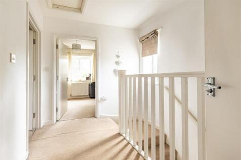 12 Barkers Way   (14).jpg