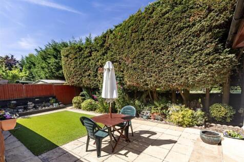 208 Queens Road  CM16  (14).jpg