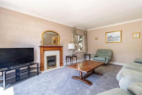 208 Queens Road  CM16  (10).jpg