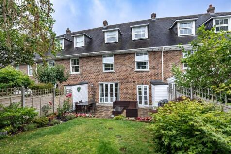 88 Theydon Grove (25).jpg
