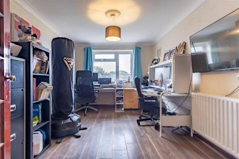 72 Beamish Close CM16 6JW (4).jpg