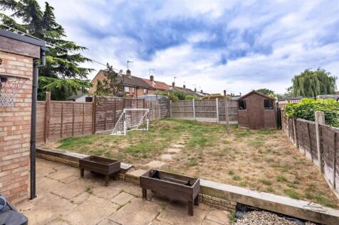 72 Beamish Close CM16 6JW (16).jpg