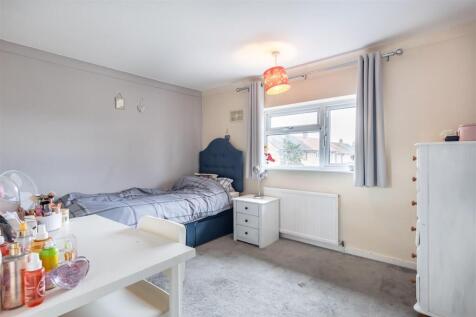 72 Beamish Close CM16 6JW (9).jpg