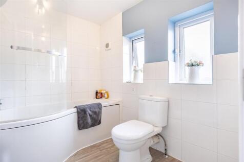 72 Beamish Close CM16 6JW (15).jpg