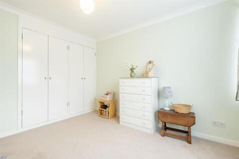 17 Highfield Green  (13).jpg