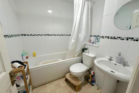 bathroom .jpg