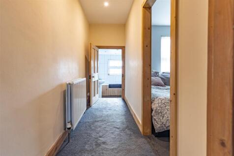 200  High Road,  CM16 6EF (11).jpg