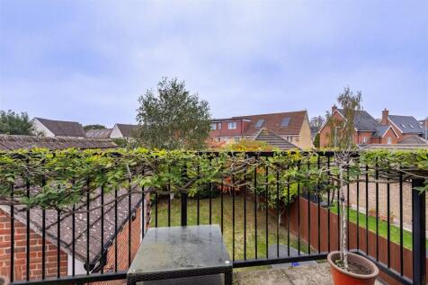 12 Boleyn Row (12).jpg