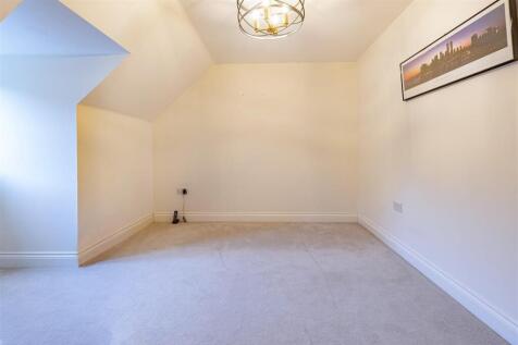 12 Boleyn Row (9).jpg