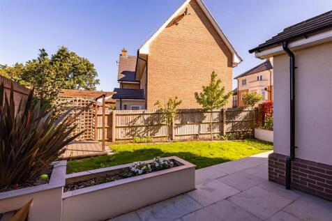 39 Buckingham Road (27).jpg