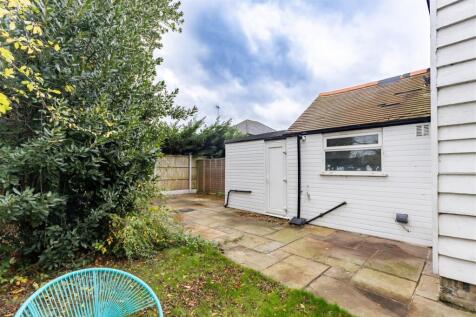 209 Manor Rd (13).jpg